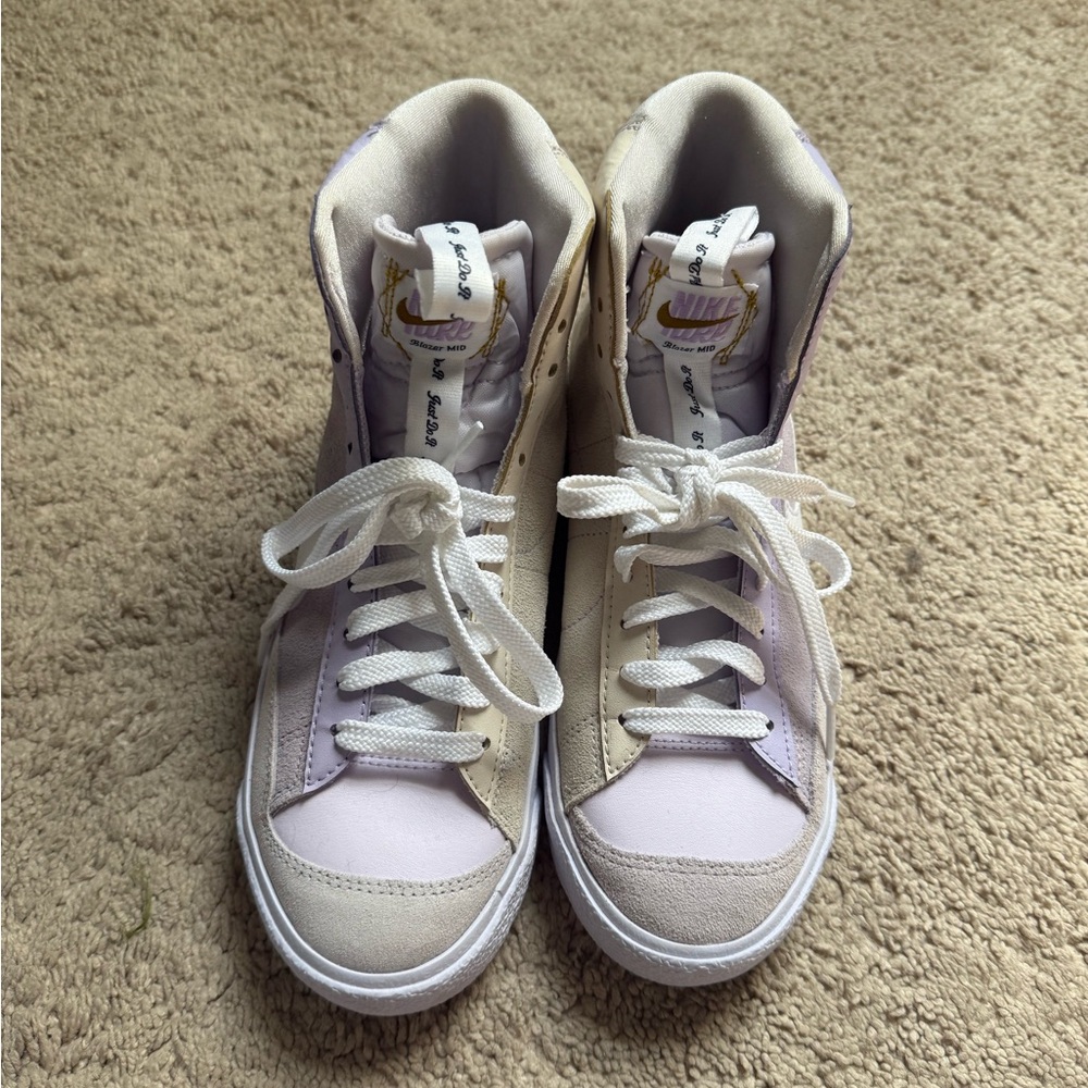 Nike Cream and Purple Sneakers Classic Design